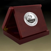 2014年3月：华盛家具集团成立十周年制作彩银纪念币