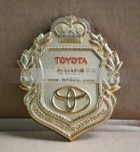 日本丰田汽车镶钻徽标,纯金徽标,纯金标牌,黄金贵金属制品